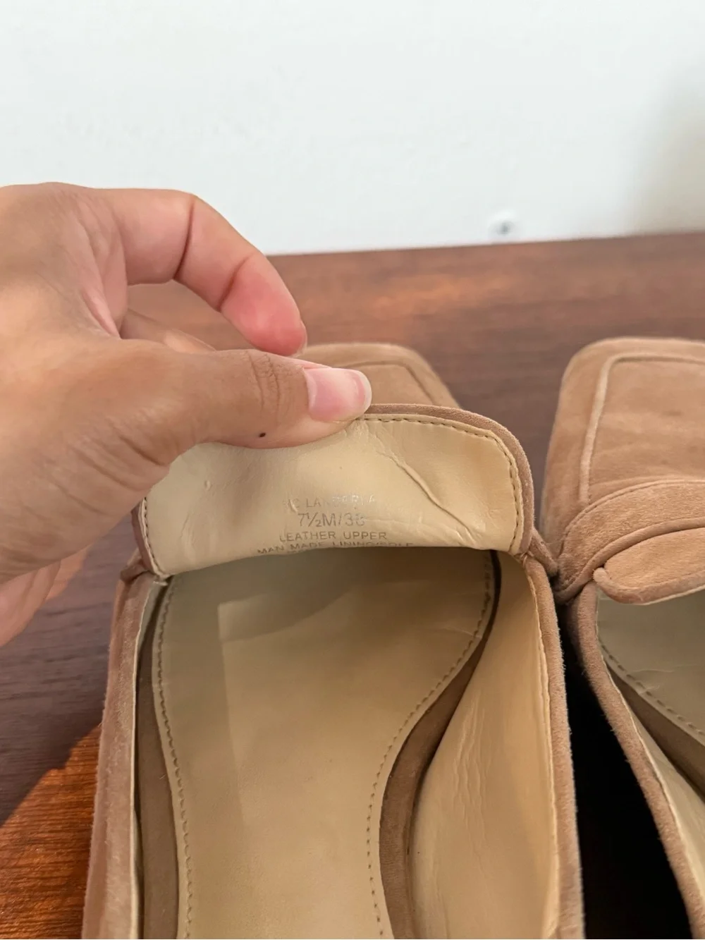 Vince camuto tan